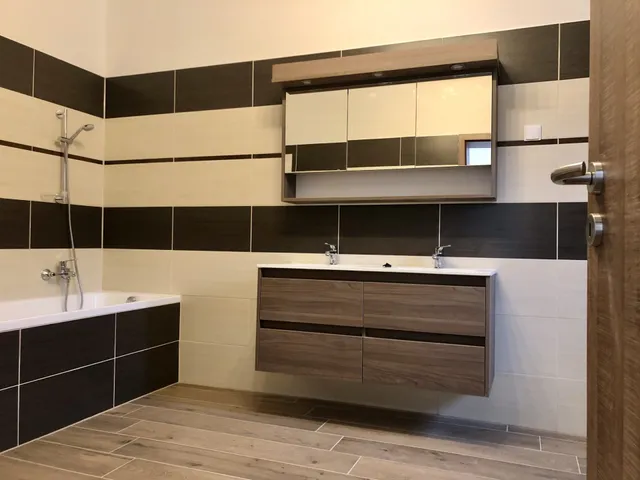 Kiadó ház Győrújbarát 85 nm