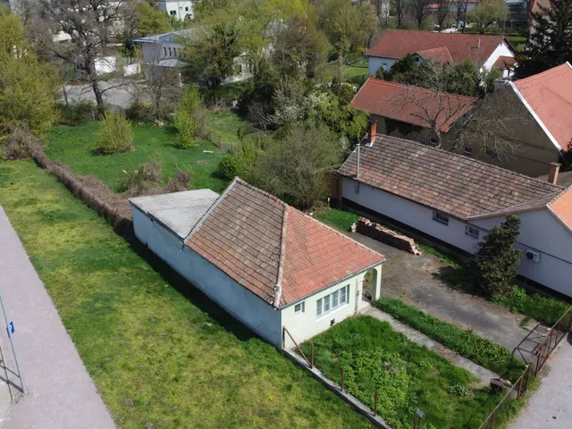 Eladó telek Hatvan 800 nm
