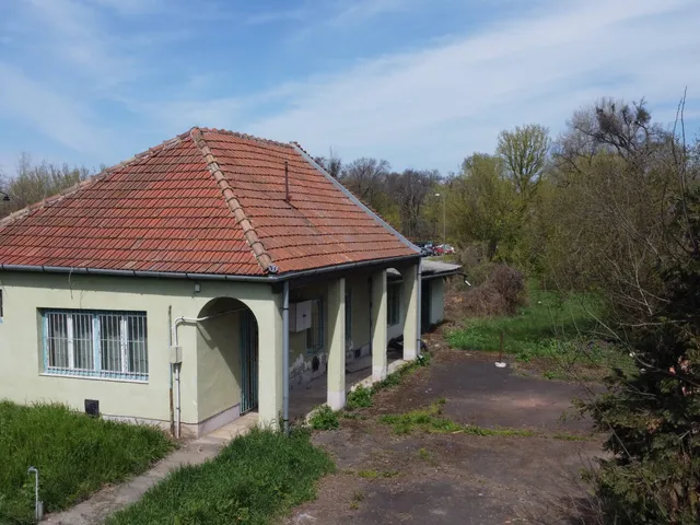 Eladó telek Hatvan 800 nm