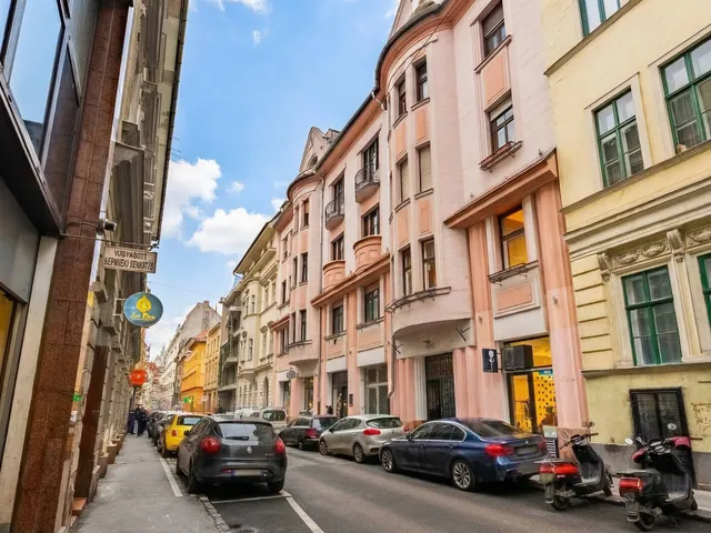 Eladó lakás Budapest VI. kerület 85 nm