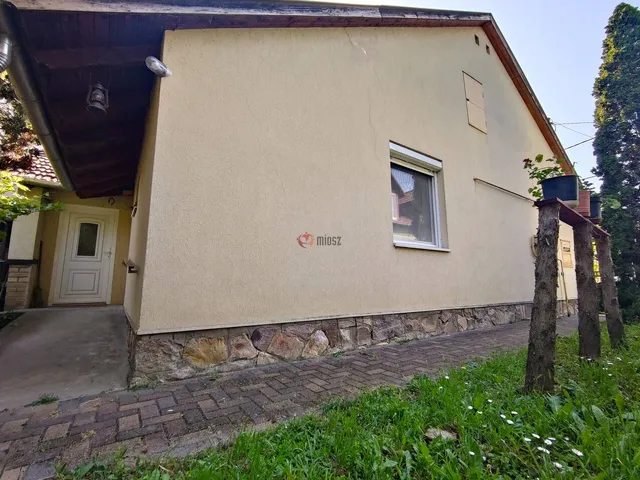 Eladó ház Szeged, Kecskés István-telep 65 nm