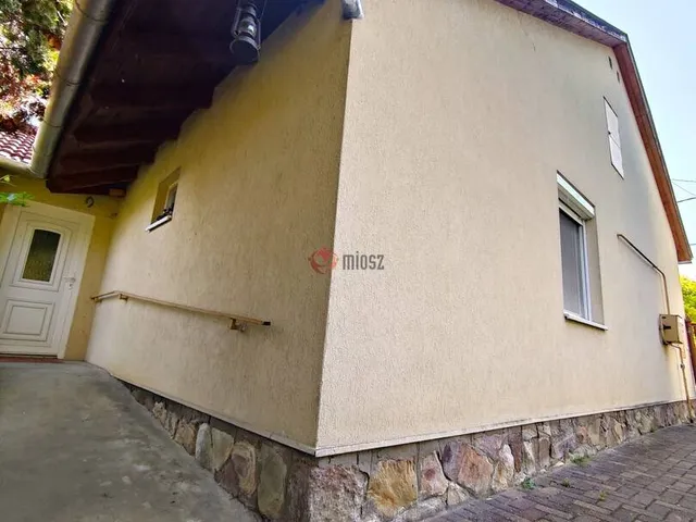 Eladó ház Szeged, Kecskés István-telep 65 nm
