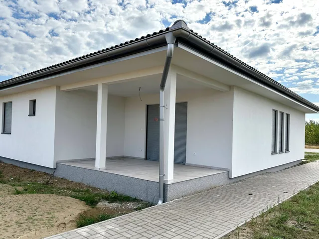 Eladó ház Mórahalom, Erzsébet királyné útja 129 nm
