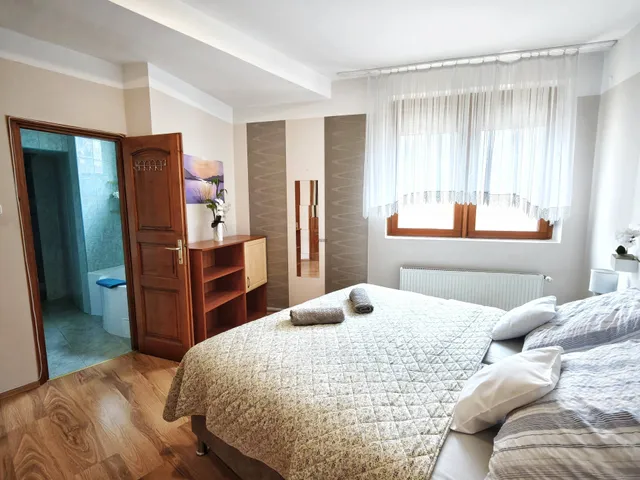 Eladó lakás Szeged, Pancsovai utca 136 nm