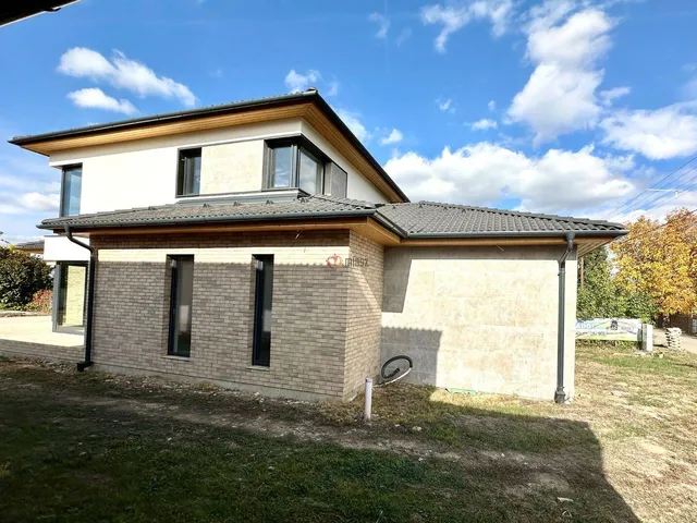 Eladó ház Szeged, Újszeged 207 nm