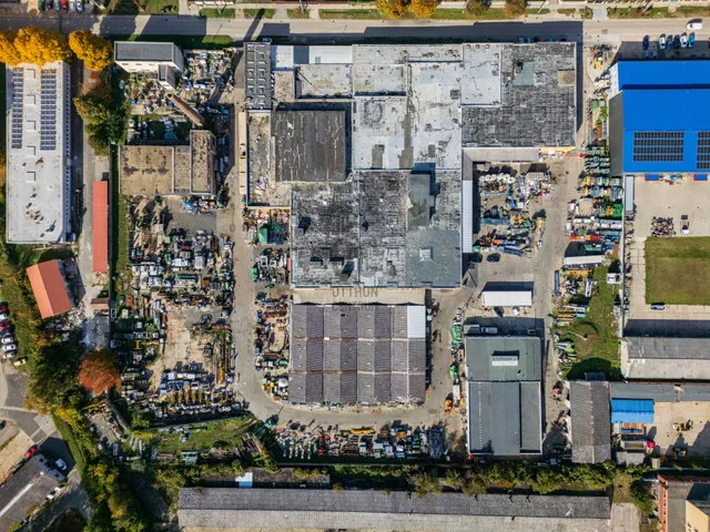 Eladó kereskedelmi és ipari ingatlan Tatabánya, Paradicsomkert 11042 nm