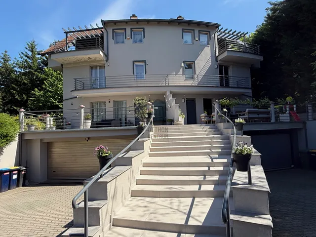 Eladó ház Budapest III. kerület, Testvérhegy 175 nm