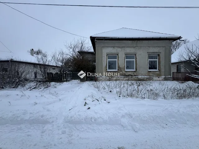 Eladó ház Kenderes 170 nm