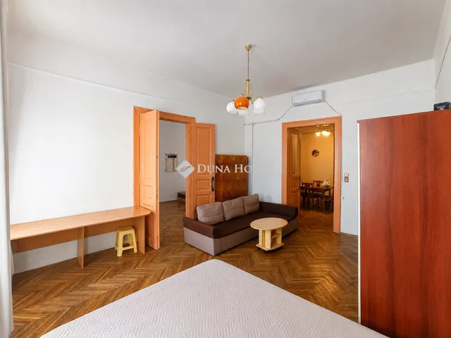 Eladó lakás Budapest VI. kerület 70 nm