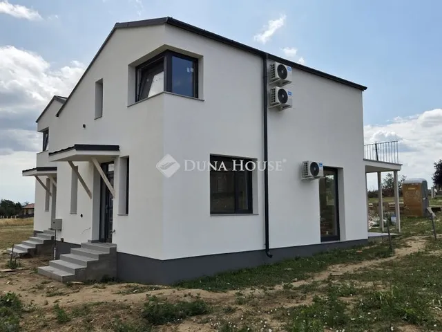 Eladó ház Vác 98 nm