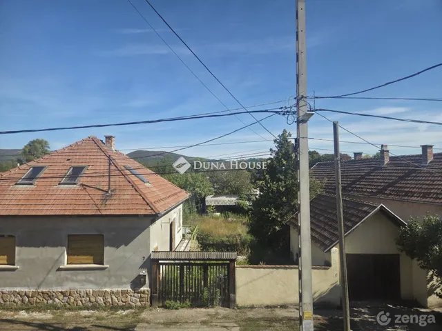 Kiadó ház Pilisvörösvár, Báthory utca 247 nm