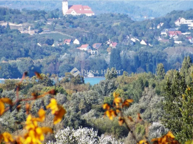 Eladó telek Kőröshegy 5856 nm