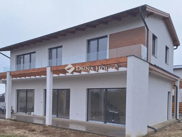 Eladó ház Budapest XVII. kerület 190 nm