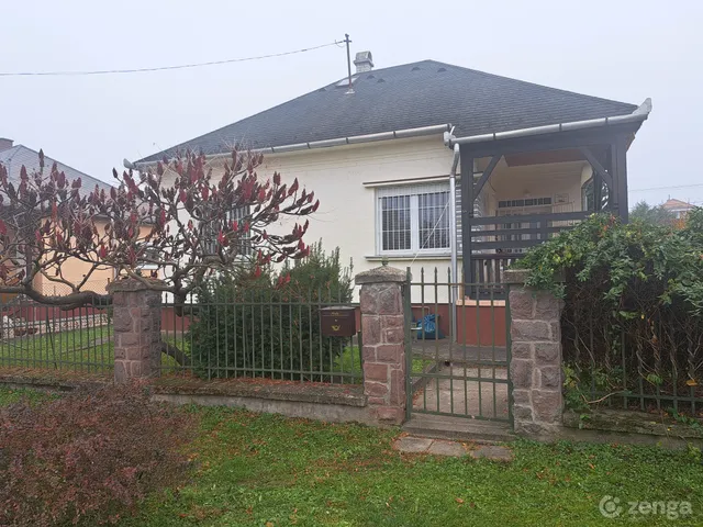 Eladó üdülő és hétvégi ház Velence, Velencefürdő 57 nm