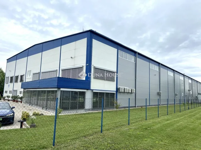 Eladó kereskedelmi és ipari ingatlan Százhalombatta 3360 nm