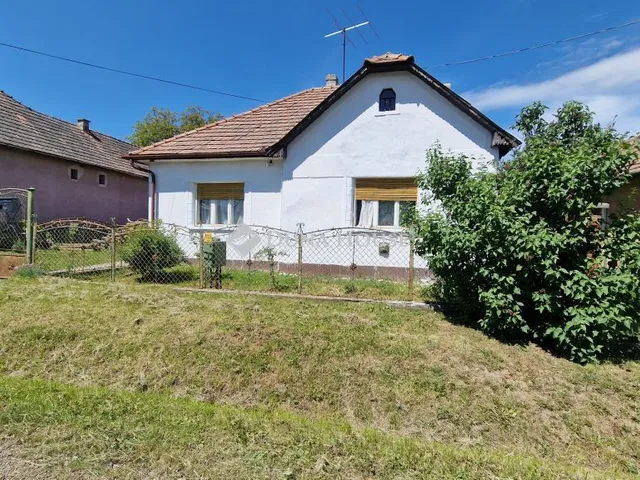 Eladó ház Kemence, Fő utca 91 nm