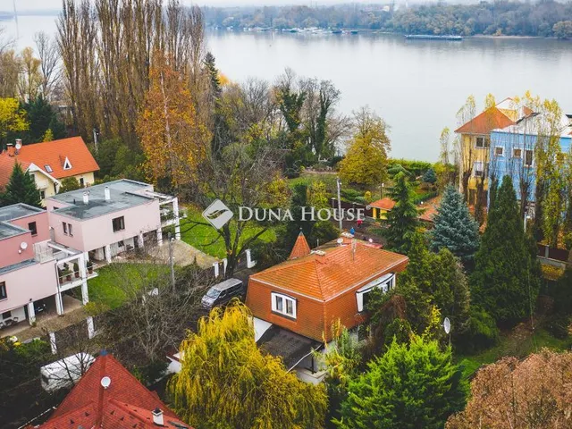 Eladó ház Budapest III. kerület, Őrtorony utca 270 nm