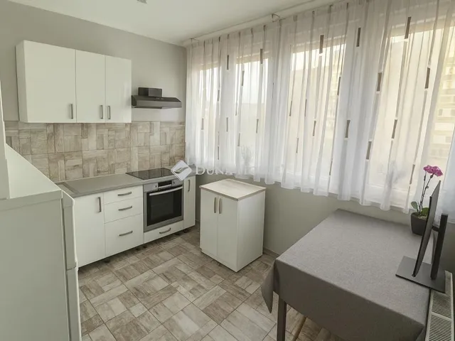 Eladó lakás Gödöllő, Szent István tér 58 nm