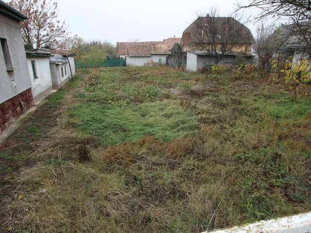 Eladó telek Balatonszabadi 1822 nm