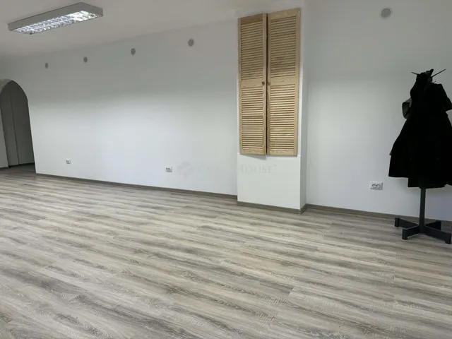 Eladó kereskedelmi és ipari ingatlan Budapest XI. kerület 40 nm