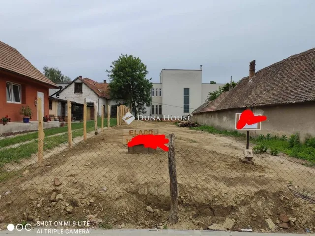 Eladó telek Bonyhád, József Attila utca 535 nm
