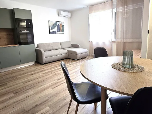 Kiadó lakás Pécs, Mecsekoldal 60 nm