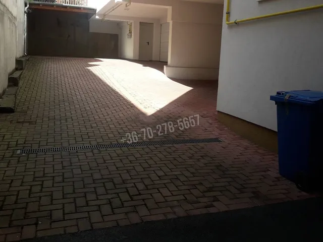 Kiadó garázs Pécs, Egyetemváros 15 nm