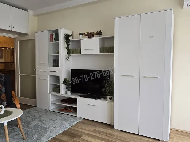 Kiadó lakás Pécs, Uránváros 61 nm