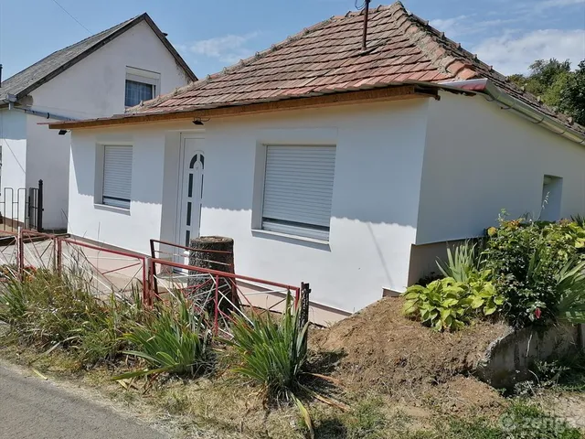 Eladó ház Gyód 30 nm