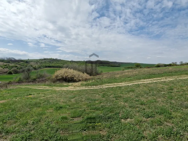 Eladó telek Sóskút 1232 nm