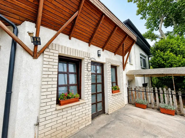 Eladó ház Érd, Tisztviselőtelep 228 nm