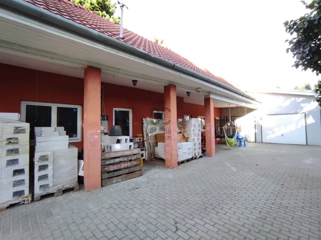 Eladó ház Sóskút 2664 nm