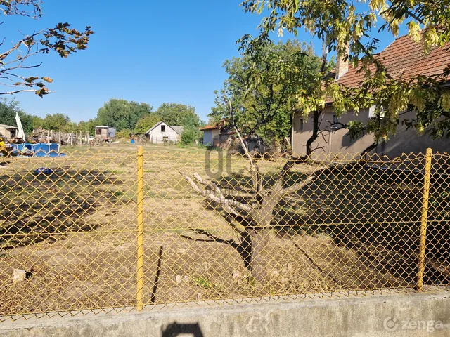 Eladó telek Besnyő 961 nm