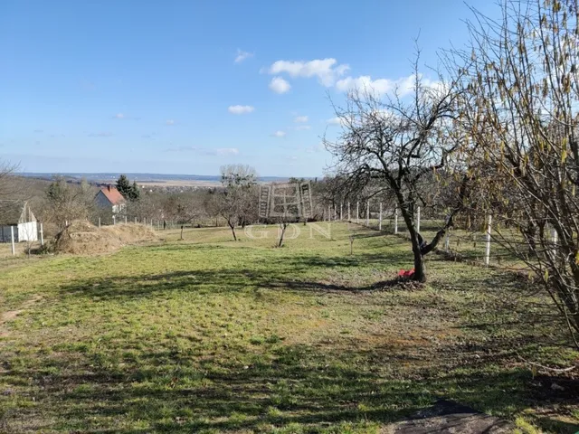 Eladó telek Pákozd 86 nm