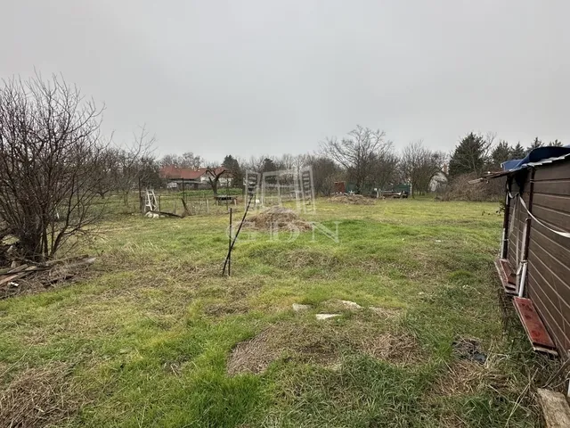 Eladó telek Martonvásár 950 nm