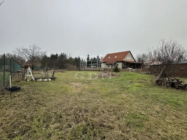 Eladó telek Martonvásár 950 nm