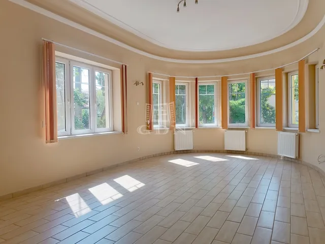 Eladó ház Budapest X. kerület, Óhegy 182 nm