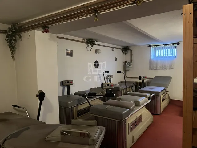 Kiadó kereskedelmi és ipari ingatlan Budapest XV. kerület 150 nm