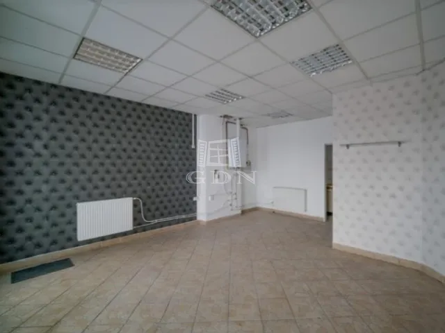 Kiadó kereskedelmi és ipari ingatlan Budapest XV. kerület 35 nm