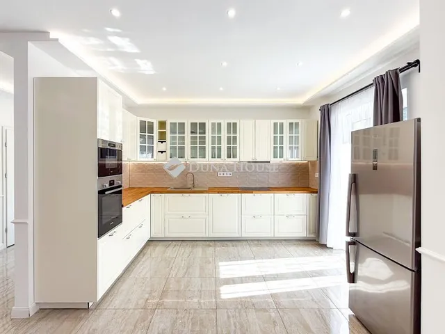 Eladó ház Miskolc, Görömbölyi utca 300 nm