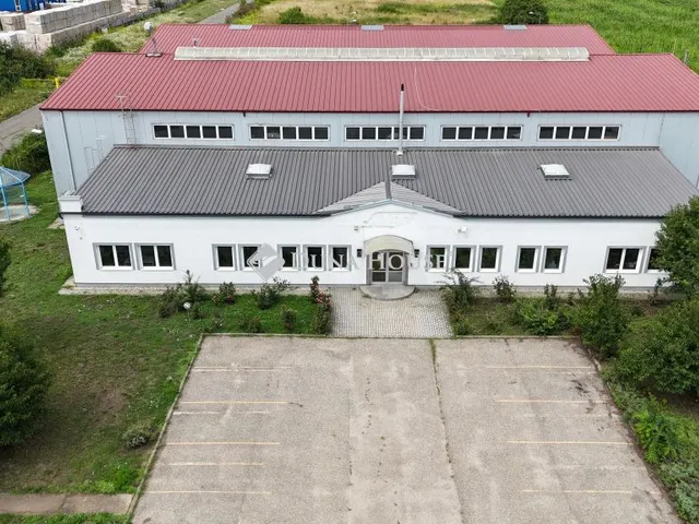 Eladó kereskedelmi és ipari ingatlan Alsózsolca, Csavargyári utca 2000 nm