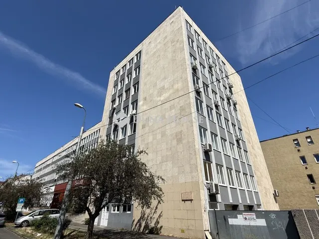 Eladó kereskedelmi és ipari ingatlan Miskolc, Bajcsy-Zsilinszky út 75 nm
