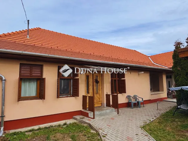 Eladó ház Mezőkövesd, Rozmaring út 95 nm