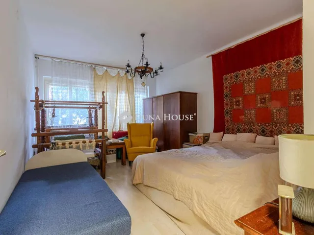 Eladó ház Miskolc, Avar utca 200 nm