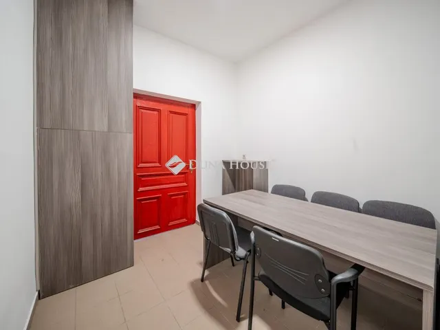 Kiadó kereskedelmi és ipari ingatlan Miskolc, Szentpáli utca 80 nm