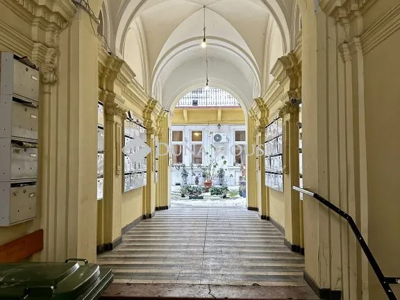 Eladó lakás Budapest VI. kerület, Székely Bertalan utca 28 nm