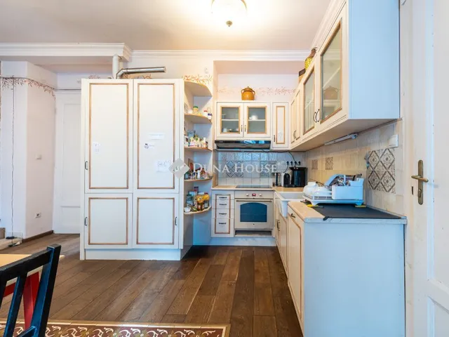 Eladó lakás Budapest II. kerület 97 nm