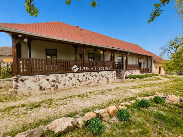 Eladó ház Becskeháza, Fő utca 64 nm