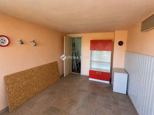 Eladó telek Kistokaj 724 nm