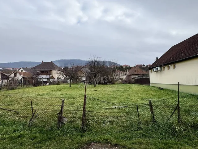 Eladó telek Felsőtárkány 685 nm